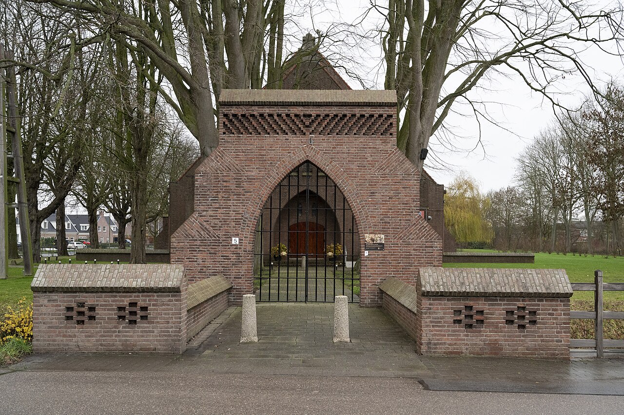 1080px-Bedevaartkerk_Martelaren_van_Gorcum_Brielle_